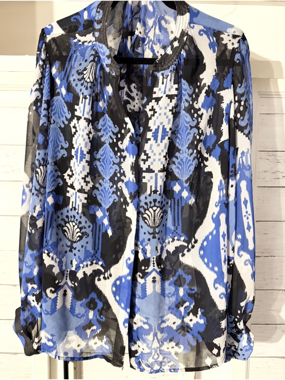 Chico’s Blue Abstract Sheer Blouse Size 3 (US 18) Lightweight